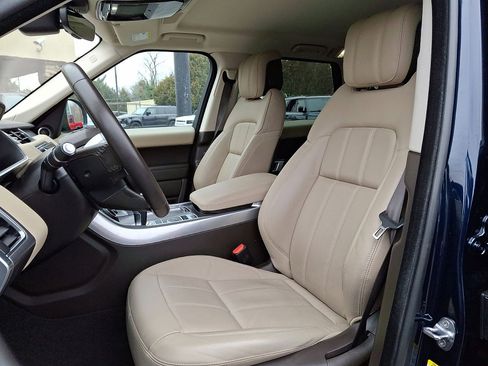 Used 2021 Land Rover Range Rover Sport SE image 17