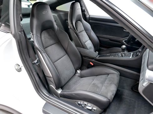 Used 2018 Porsche 911 GT3 RWD image 29