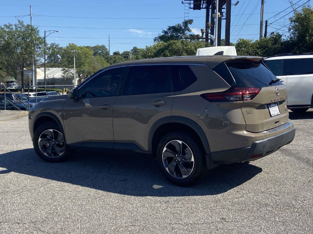 Used 2024 Nissan Rogue SV FWD image 7