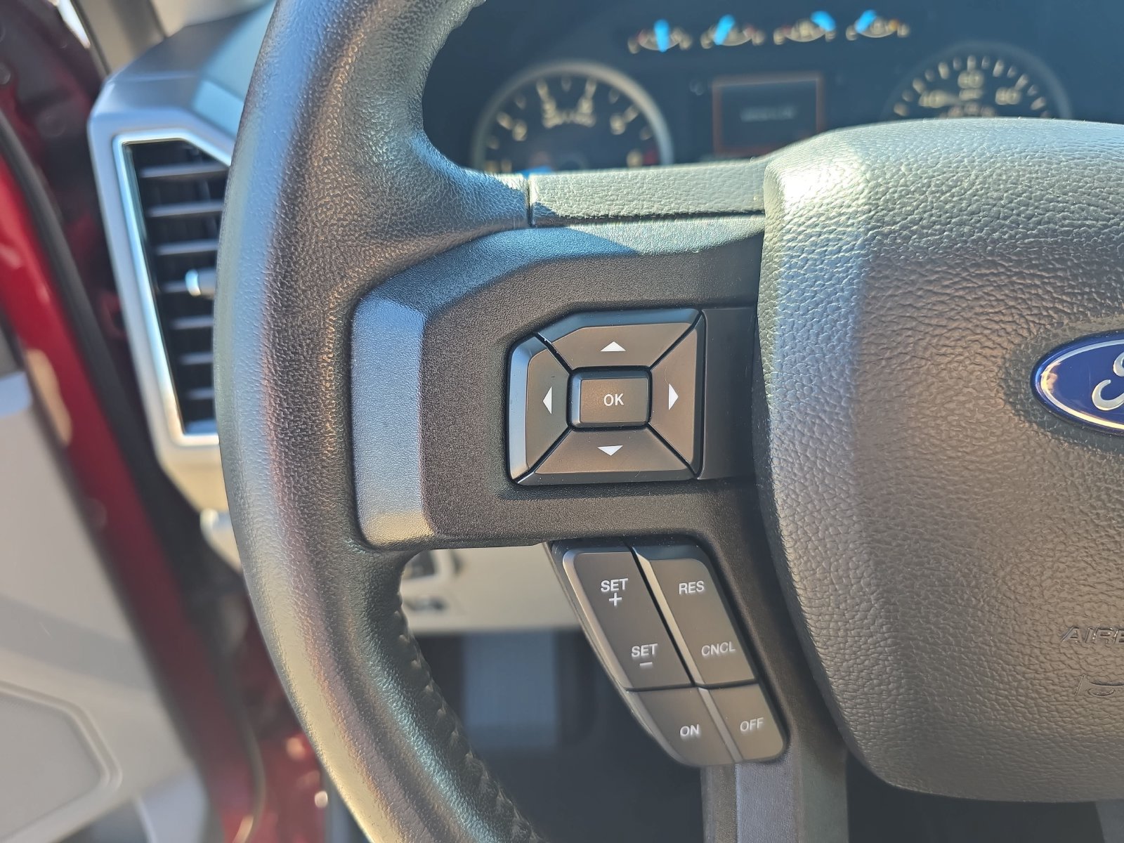 Used 2018 Ford F150 XLT w/ Equipment Group 302A Luxury AWD/4WD image 14