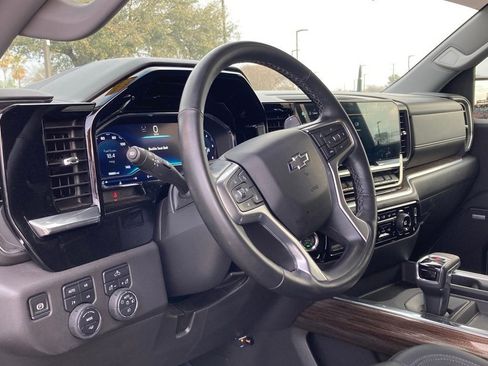 Used 2025 Chevrolet Silverado 1500 LT Trail Boss w/ Convenience Package II image 8