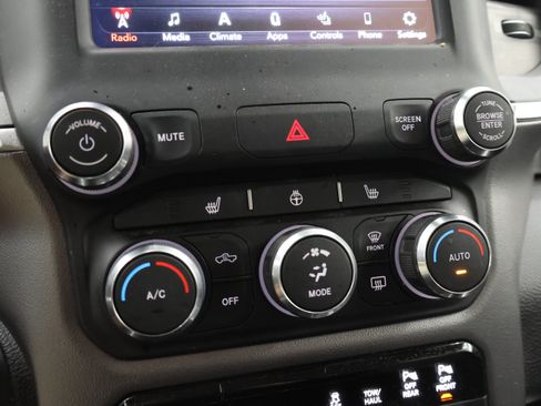 Used 2020 RAM 1500 Big Horn AWD/4WD image 46