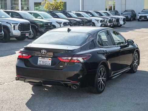Used 2023 Toyota Camry SE image 7