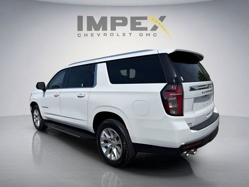 Used 2023 Chevrolet Suburban Premier RWD image 3