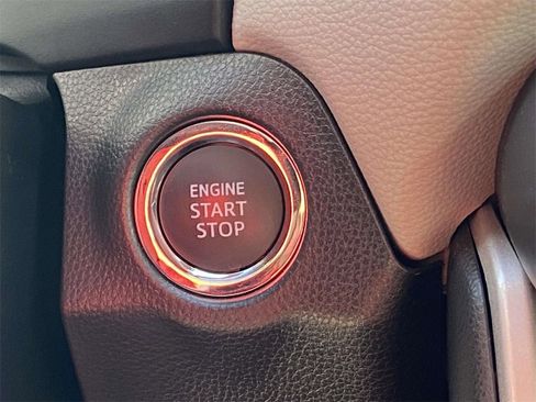 Used 2025 Toyota RAV4 XLE image 30