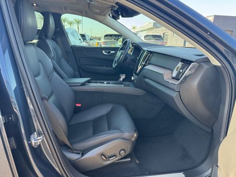 Used 2021 Volvo XC60 T5 Momentum w/ Advanced Package AWD/4WD image 19