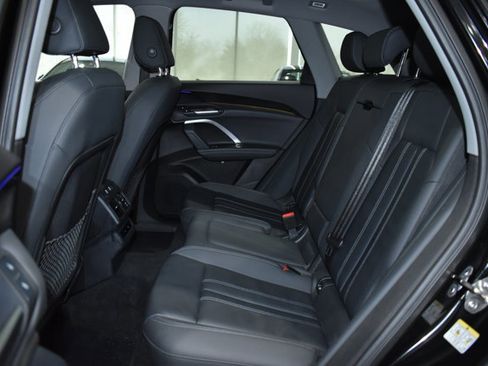 Used 2025 Audi Q5 Premium w/ Convenience Package image 30