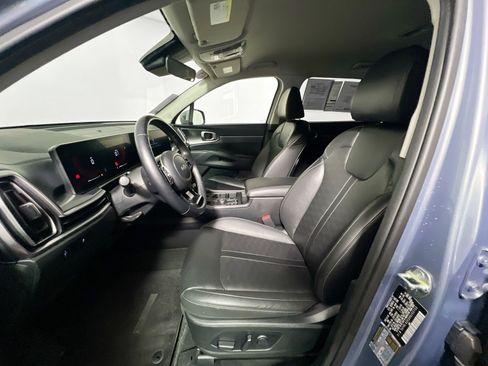 Used 2024 Kia Sorento S FWD image 13