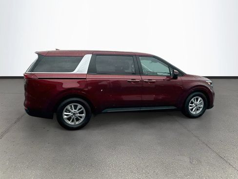 Used 2024 Kia Carnival LX FWD image 8