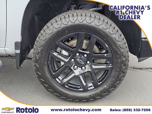 Used 2024 Chevrolet Silverado 1500 Custom Trail Boss w/ Turbomax Blackout Package AWD/4WD image 9