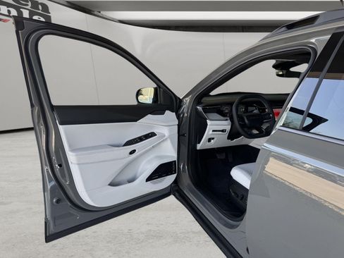 New 2026 Jeep Cherokee Limited AWD/4WD image 10
