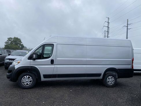 Used 2025 RAM ProMaster 3500 w/ Quick Order Package 22H SLT+ FWD image 8