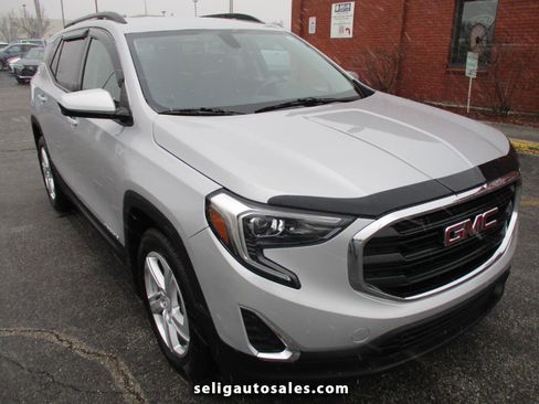 Used 2019 GMC Terrain SLE AWD/4WD image 1