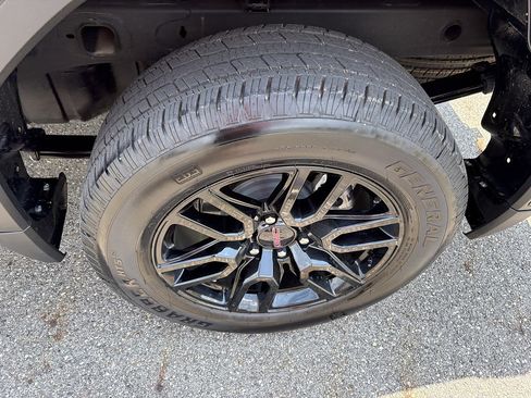 Used 2025 GMC Sierra 1500 Elevation AWD/4WD image 10