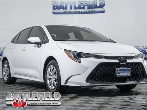 Certified 2022 Toyota Corolla LE image 1