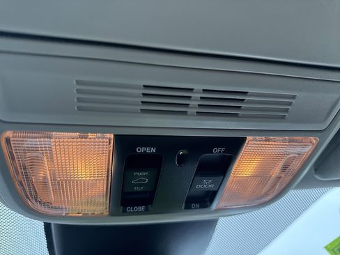 Used 2025 Honda Odyssey EX-L image 21