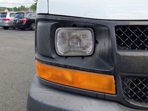 Used 2010 Chevrolet Express 1500 RWD image 13