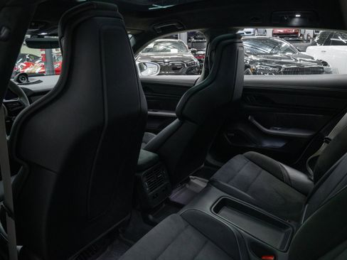 Used 2022 Porsche Taycan GTS AWD/4WD image 41