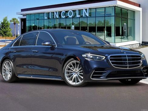 Used 2023 Mercedes-Benz S 580 4MATIC Sedan image 2