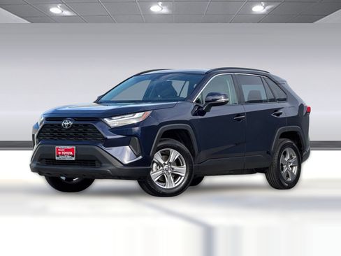 Used 2025 Toyota RAV4 XLE w/ Convenience Package image 24