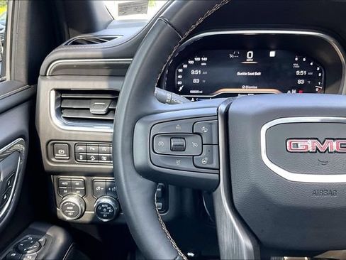 Used 2023 GMC Yukon AT4 w/ AT4 Premium Plus Package AWD/4WD image 11
