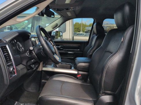 Used 2016 RAM 1500 Laramie w/ Convenience Group AWD/4WD image 11