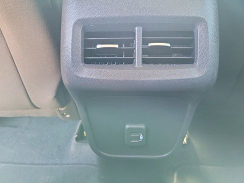 Used 2023 Chevrolet Equinox LT image 11