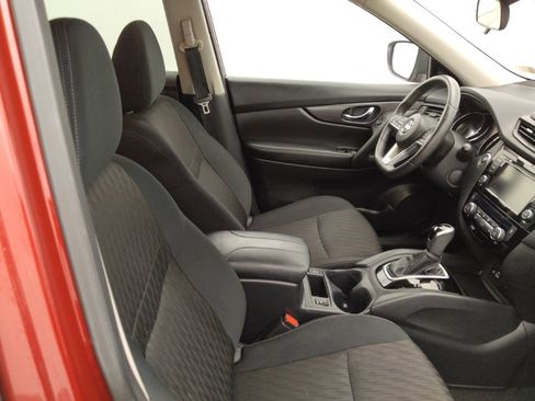 Used 2019 Nissan Rogue SV image 21