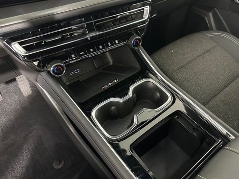 Used 2024 Chevrolet Traverse LT w/ LPO, Floor Liner Package image 18