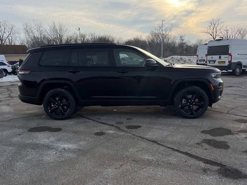 New 2025 Jeep Grand Cherokee L Limited image 2