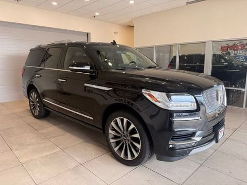 Used 2019 Lincoln Navigator Select AWD/4WD image 5