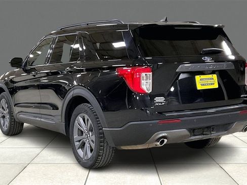 Certified 2022 Ford Explorer XLT w/ Equipment Group 202A image 11