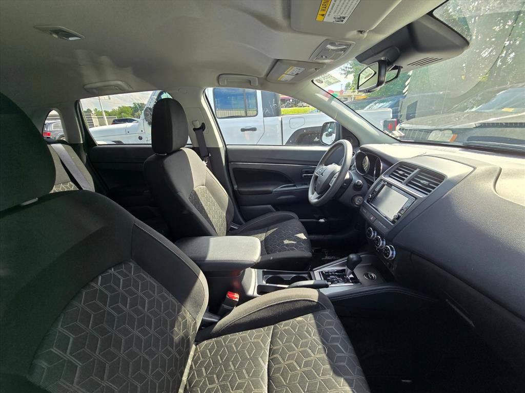 Used 2025 Mitsubishi Outlander Sport ES AWD/4WD image 8