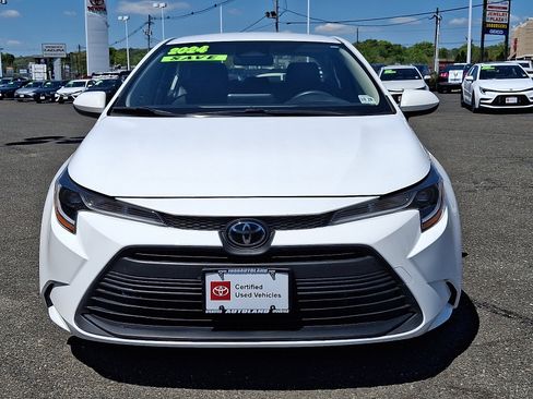 Used 2024 Toyota Corolla LE w/ LE Convenience Package FWD image 2