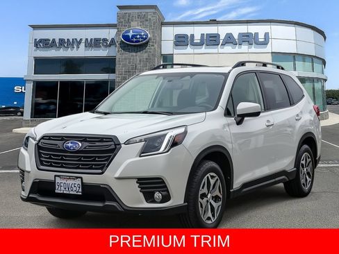Used 2023 Subaru Forester Premium AWD/4WD image 3