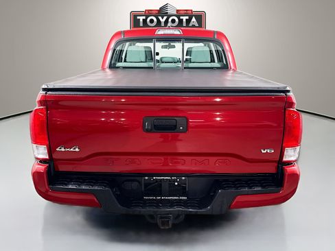 Certified 2017 Toyota Tacoma SR w/ Tow Package image 6