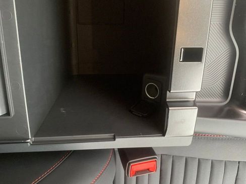 New 2026 Ford Explorer ST-Line w/ ST-Line Street Pack image 22