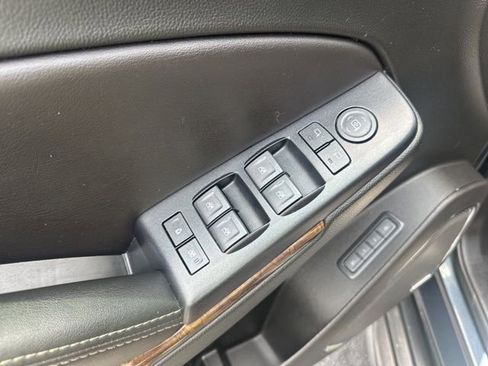 Used 2019 Chevrolet Tahoe LT image 9