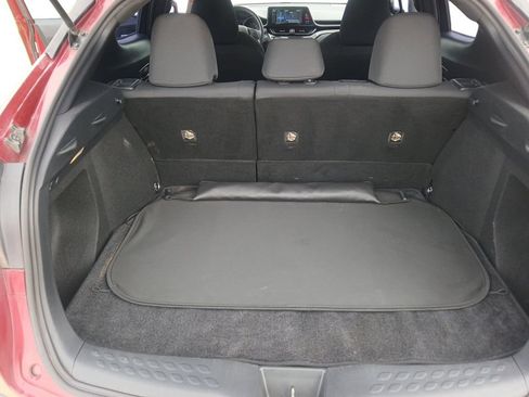 Used 2018 Toyota C-HR XLE FWD image 9