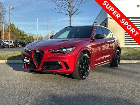 Used 2024 Alfa Romeo Stelvio Quadrifoglio image 1