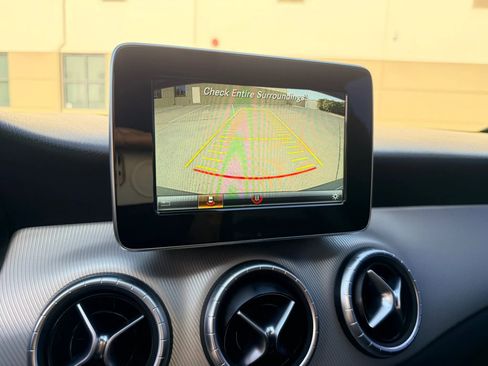 Used 2016 Mercedes-Benz CLA 250 image 21