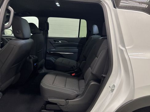 New 2026 Chevrolet Traverse LT image 11