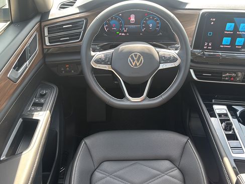New 2026 Volkswagen Atlas SE FWD image 19