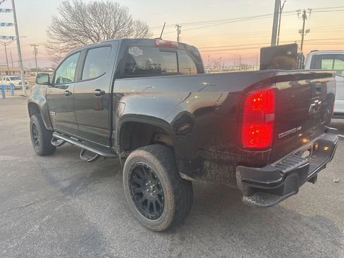 Used 2017 Chevrolet Colorado Z71 w/ Z71 Midnight Edition image 3