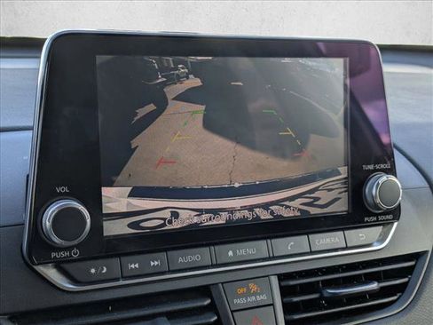 Used 2022 Nissan Altima 2.5 SV image 14