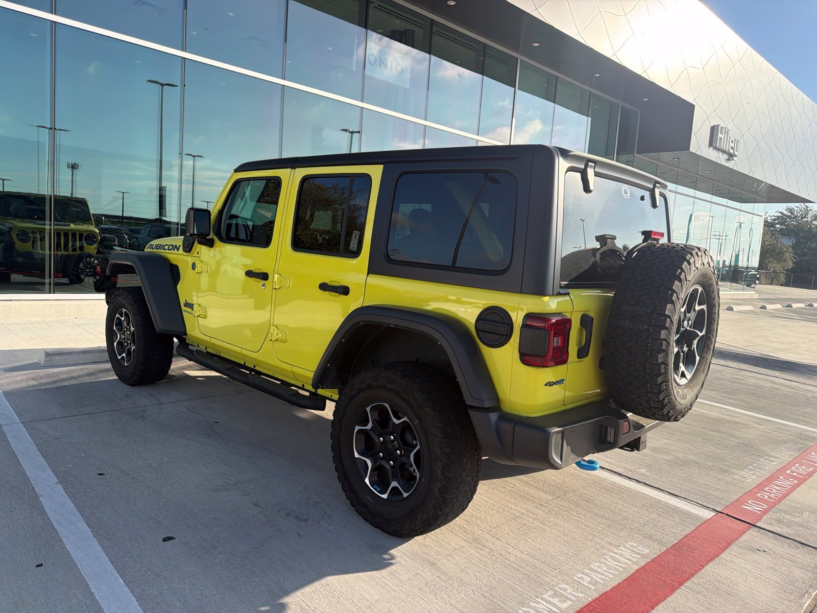 Used 2023 Jeep Wrangler Unlimited Rubicon 4xe AWD/4WD image 7