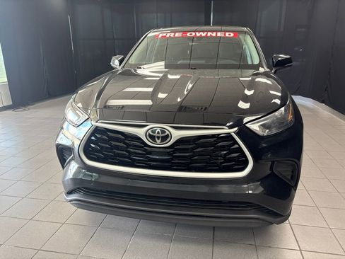 Used 2022 Toyota Highlander L FWD image 10