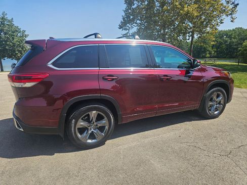 Used 2018 Toyota Highlander Limited Platinum AWD/4WD image 4