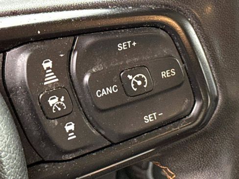 Used 2024 Jeep Wrangler Unlimited w/ Convenience Group image 17