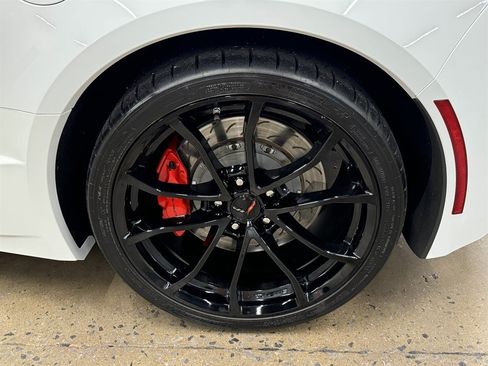 Used 2017 Chevrolet Corvette Grand Sport w/ Carbon Flash Badge Package RWD image 10